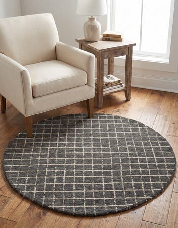 3' 3 x 3' 3 Heritage Line Wool Round Rug