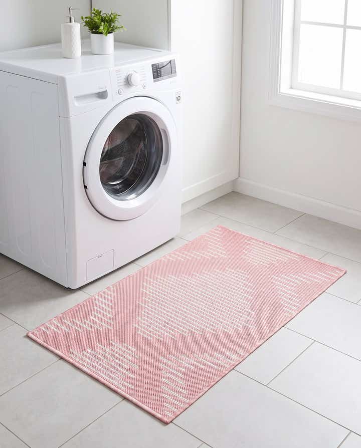 2' x 3' Easy-Clean Modern Indoor / Outdoor Rug