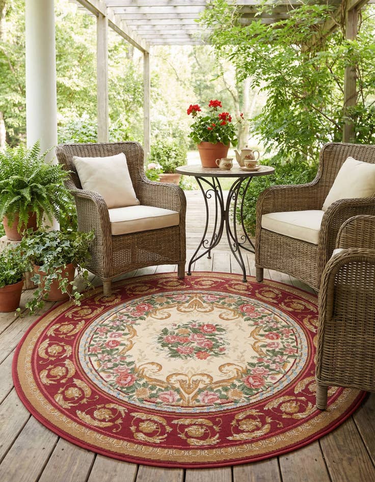 Detail image of 4' x 4'  Washable Traditional Indoor / Outdoor Round Rug