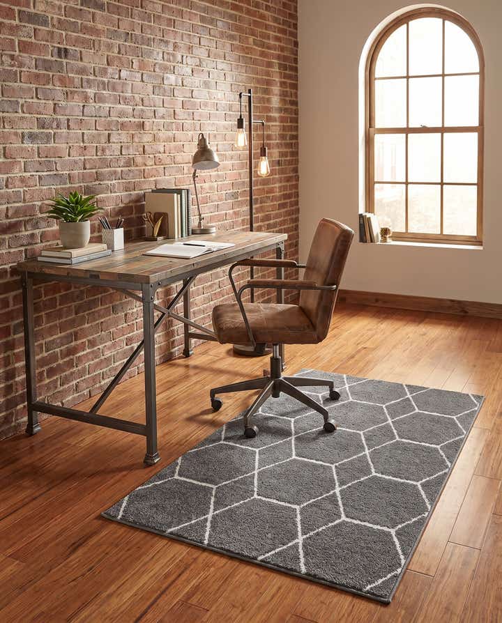3' x 5' 3 Trellis Frieze Rug