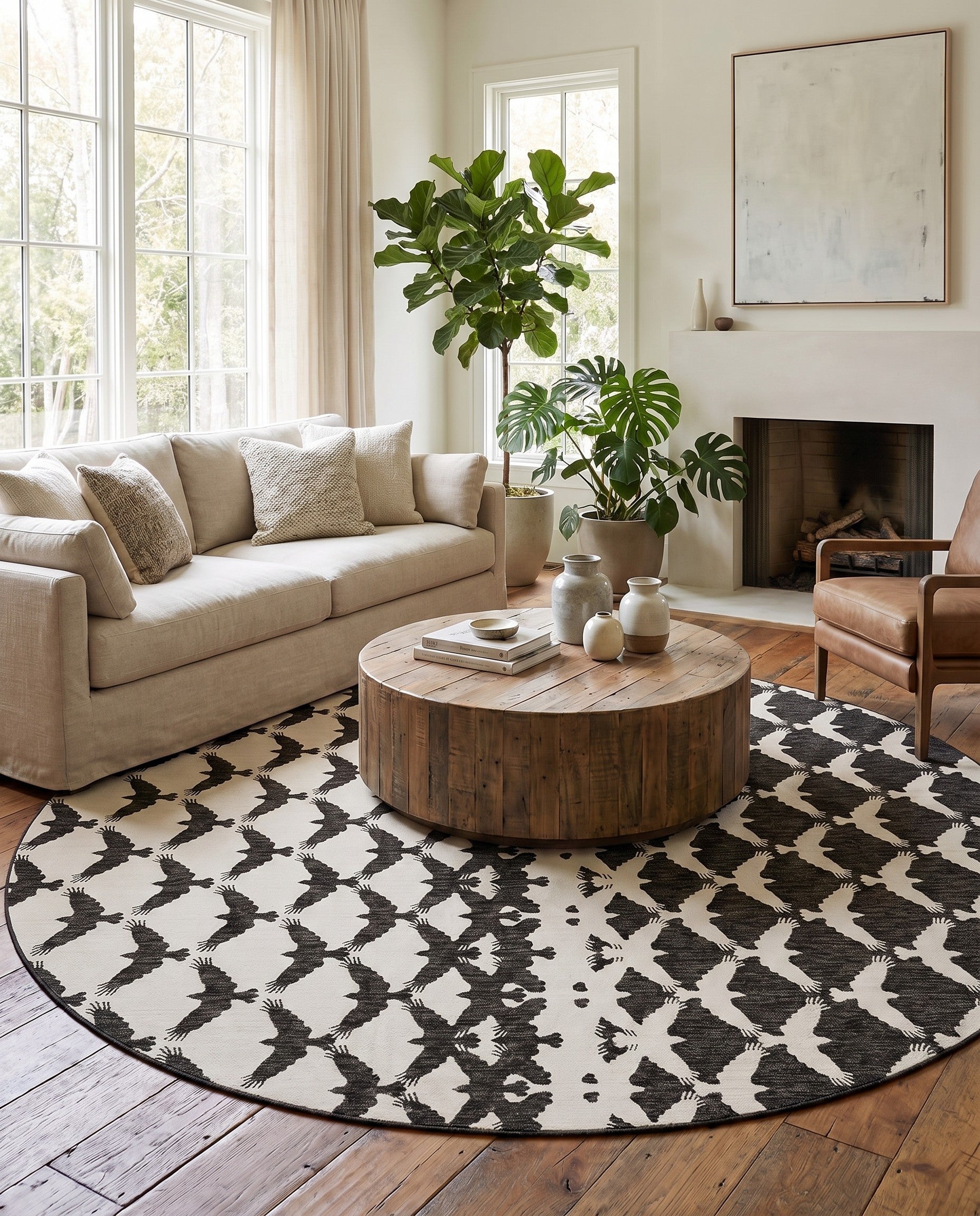 Black and White Easy-Clean Modern Indoor / Outdoor Round Rug