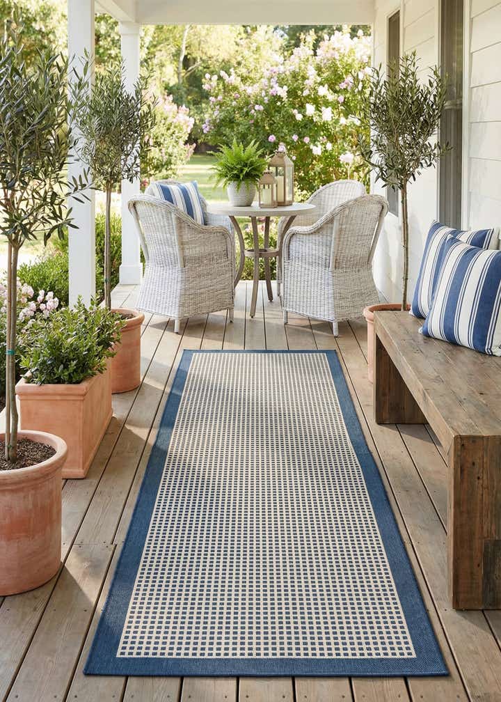 2' 7 x 12' Easy-Clean Border Indoor / Outdoor Runner Rug