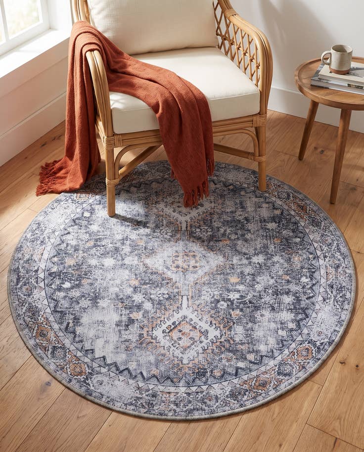 Detail image of 4' x 4' Yara Round Rug
