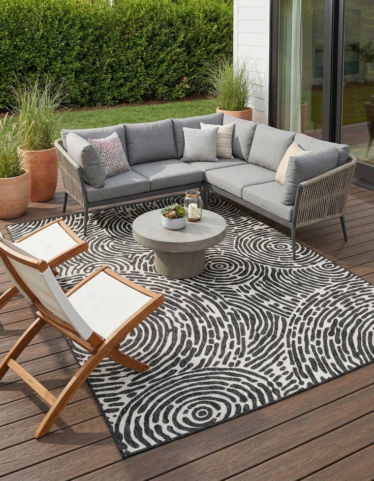 Detail image of 7' x 10' Easy-Clean Modern Indoor / Outdoor Rug