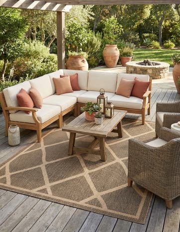 8' x 11' 4 Easy-Clean Lattice Indoor / Outdoor Rug