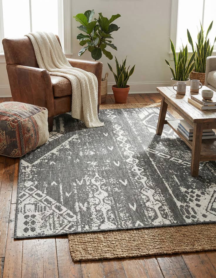 Detail image of 4' x 6' Easy-Clean Bohemian Indoor / Outdoor Rug