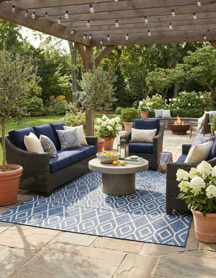 Detail image of 7' x 10' Easy-Clean Jill Zarin Turks and Caicos Indoor / Outdoor Rug