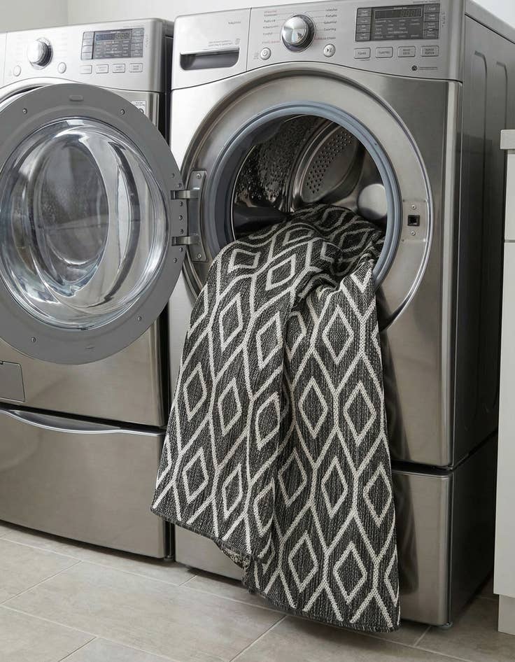 Detail image of 4' x 6'  Washable Jill Zarin Turks and Caicos Indoor / Outdoor Rug