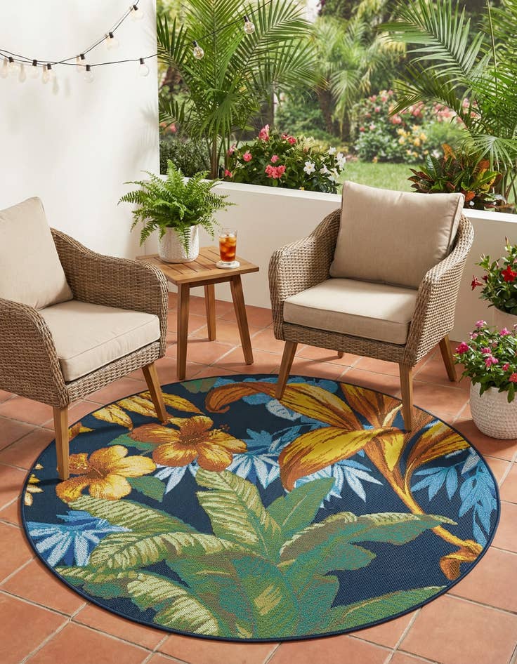 Detail image of 3' x 3'  Washable Botanical Indoor / Outdoor Round Rug