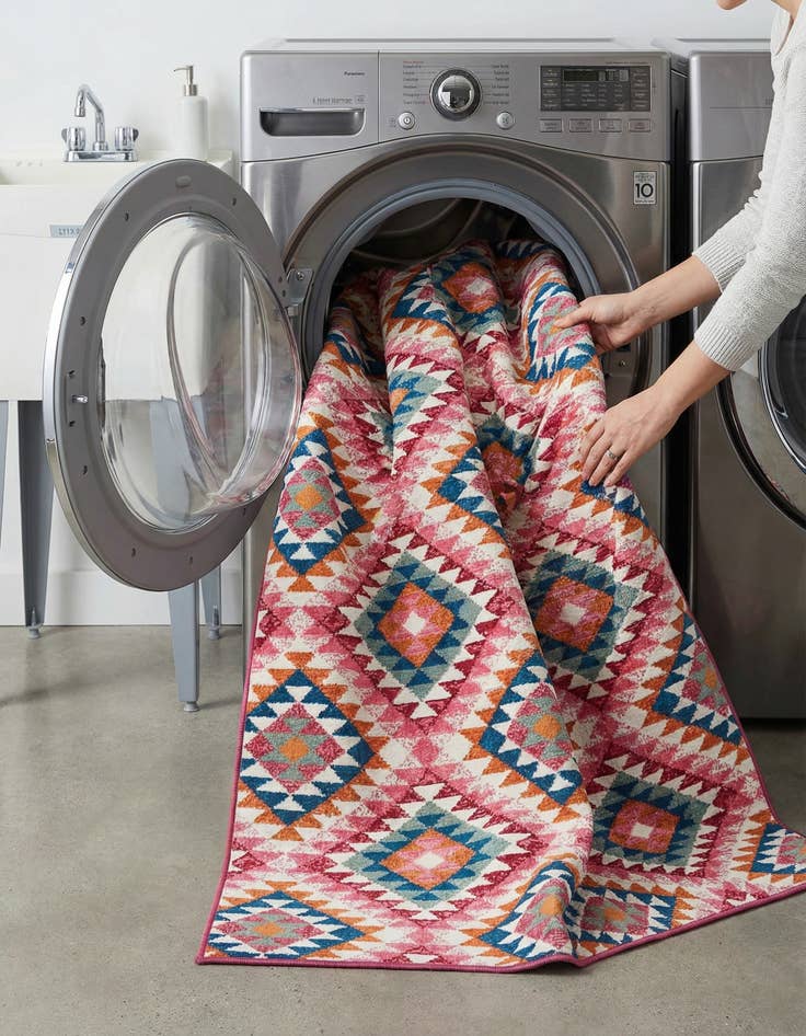 Detail image of  7' 10 x 10'  Washable Southwestern Indoor / Outdoor Rug