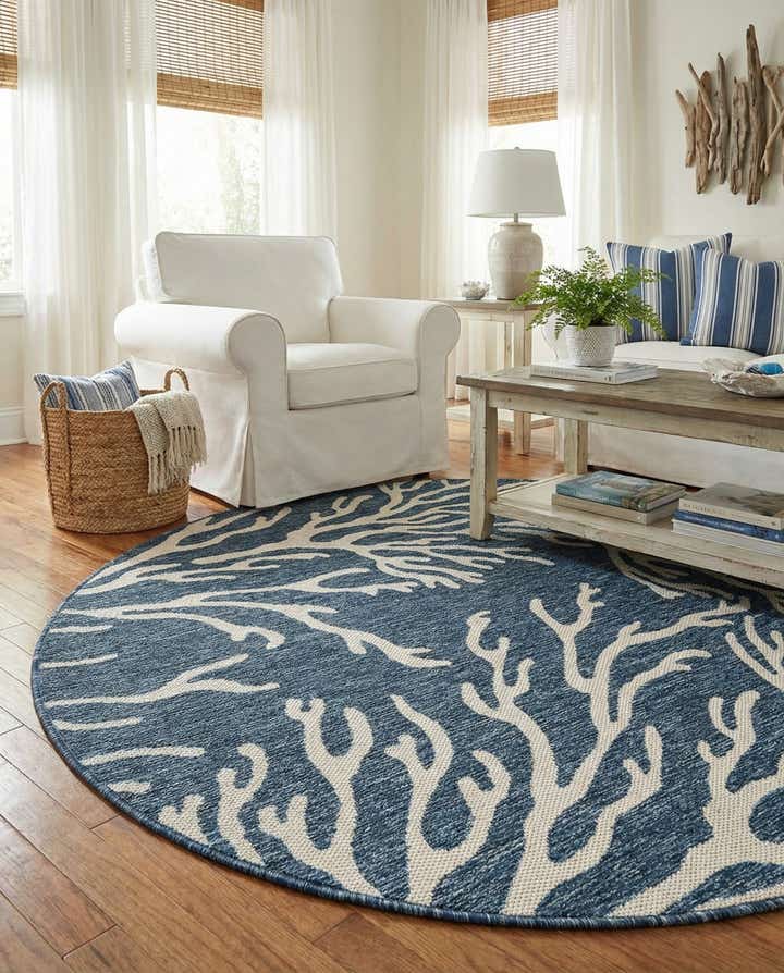 5' 3 x 5' 3 Easy-Clean Coastal Indoor / Outdoor Round Rug