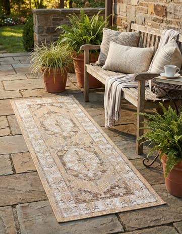 Natural Easy-Clean Traditional Indoor / Outdoor Runner Rug