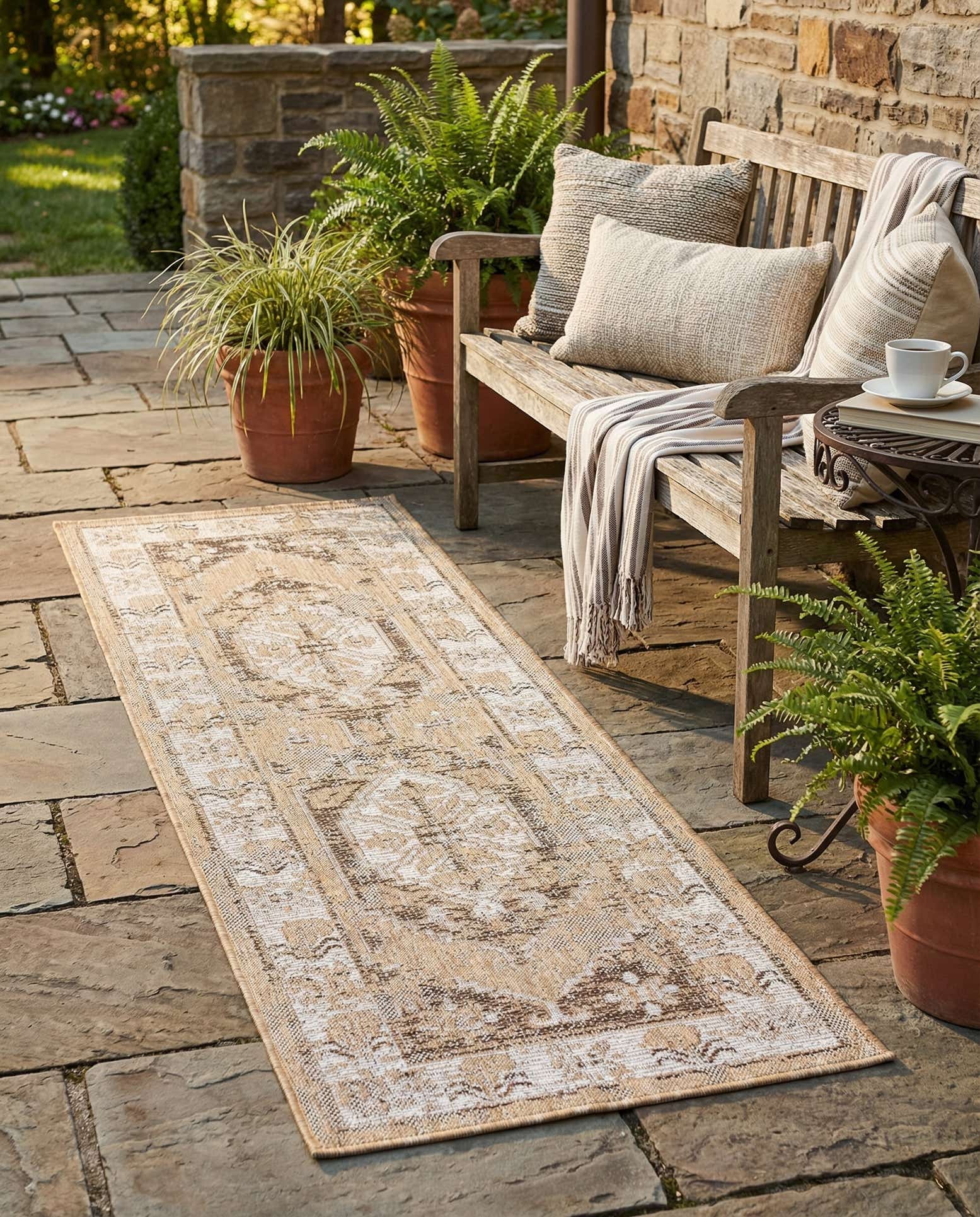 2' x 6' Easy-Clean Traditional Indoor / Outdoor Runner Rug