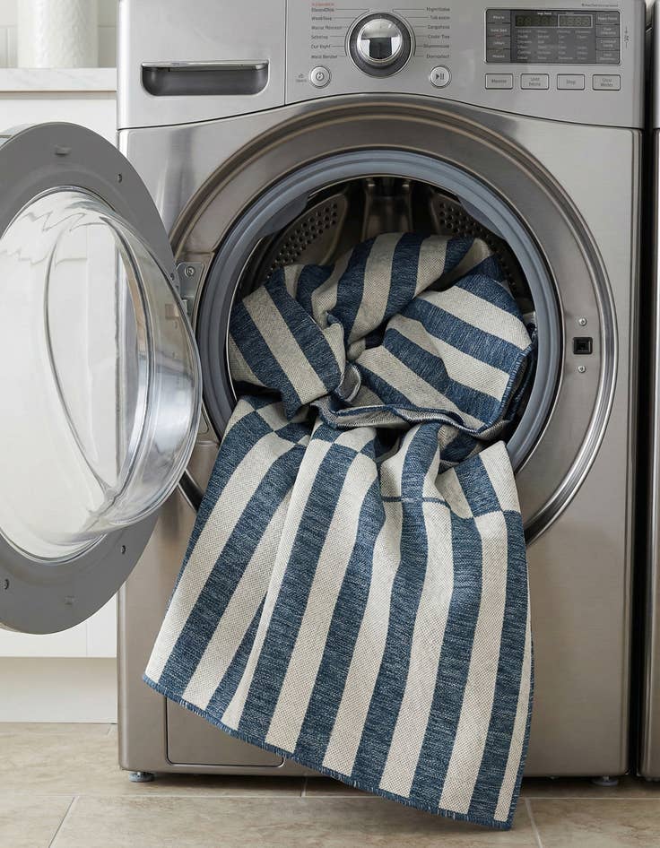 Detail image of 7' 10 x 7' 10  Washable Striped Indoor / Outdoor Square Rug