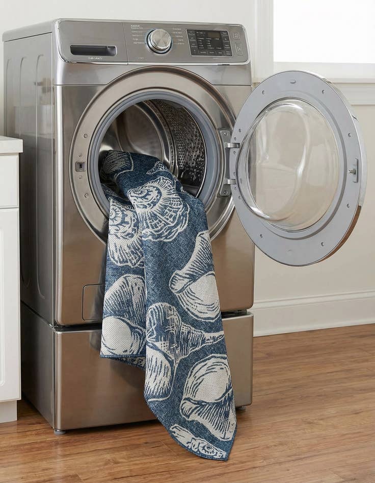 Detail image of  5' 3 x 7'  Washable Coastal Indoor / Outdoor Rug