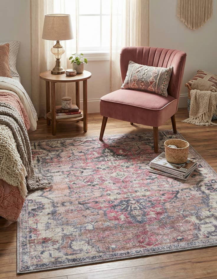 Detail image of 3' 3 x 3' 3  Washable Nostalgia Square Rug