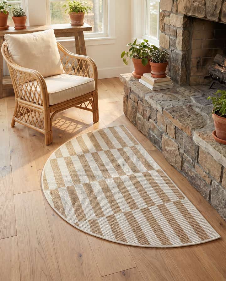 2' 7 x 4' Easy-Clean Ribbon Indoor / Outdoor Hearth Rug