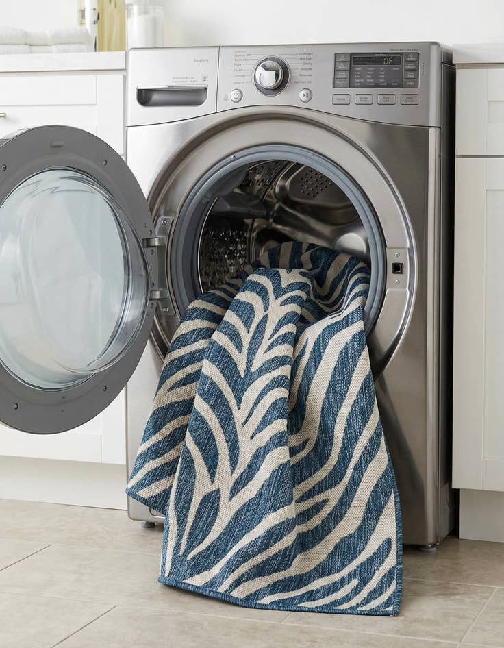 Detail image of 4' x 6'  Washable Safari Indoor / Outdoor Rug