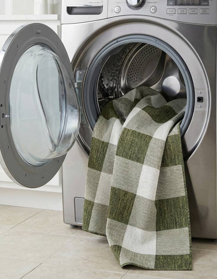 Detail image of  5' 3 x 7'  Washable Checkered Indoor / Outdoor Rug