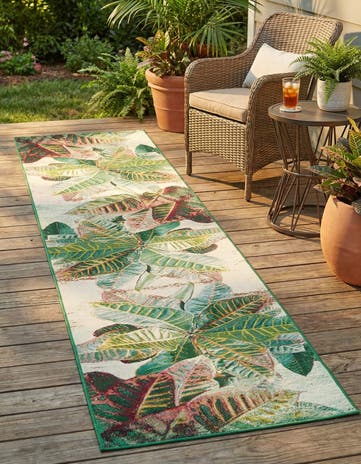 2' 7 x 12' Easy-Clean Botanical Indoor / Outdoor Runner Rug