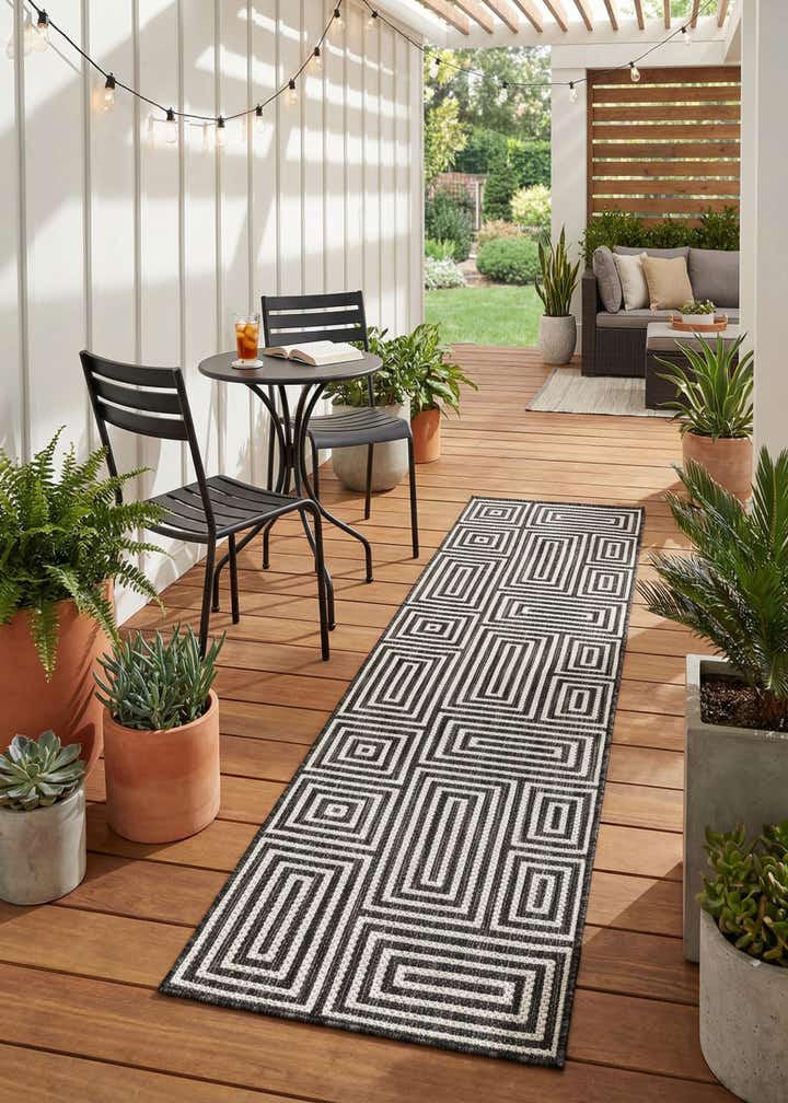 2' x 8' Easy-Clean Modern Indoor / Outdoor Runner Rug
