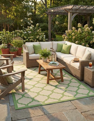 6' x 9' Easy-Clean Lattice Indoor / Outdoor Rug