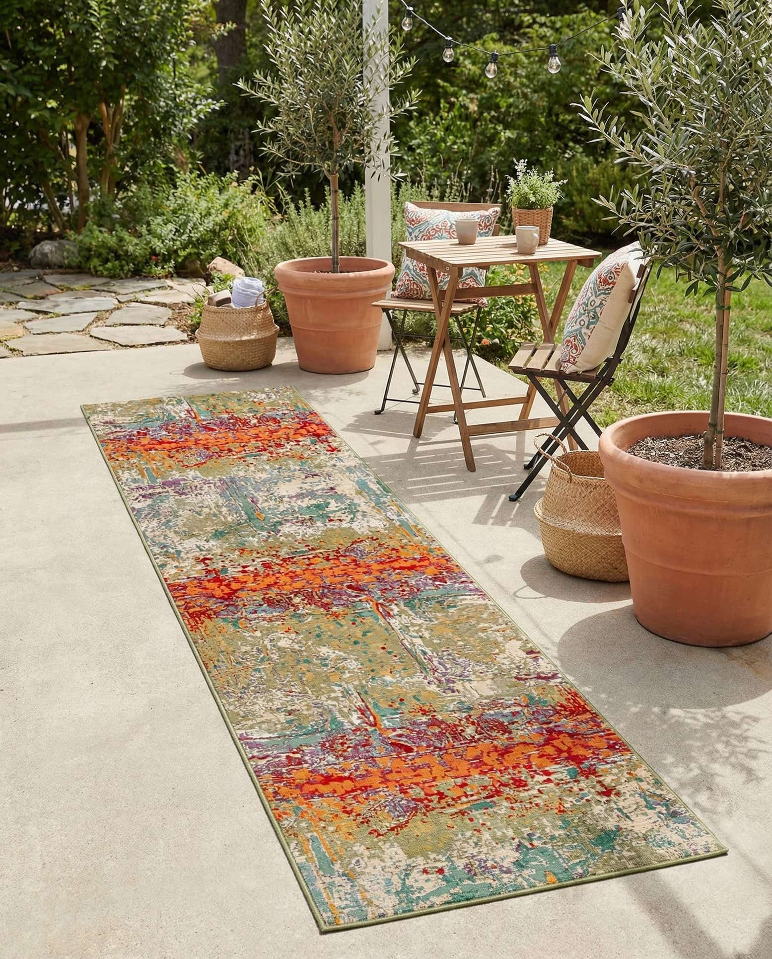 2' 7 x 11' Easy-Clean Modern Indoor / Outdoor Runner Rug