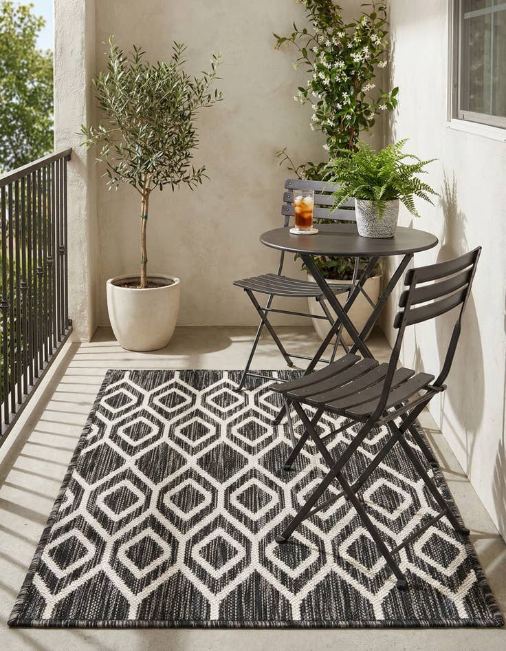 Detail image of 2' x 3'  Washable Jill Zarin Turks and Caicos Indoor / Outdoor Rug