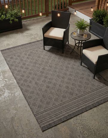 4' 1 x 6' 1 Easy-Clean Lattice Indoor / Outdoor Rug