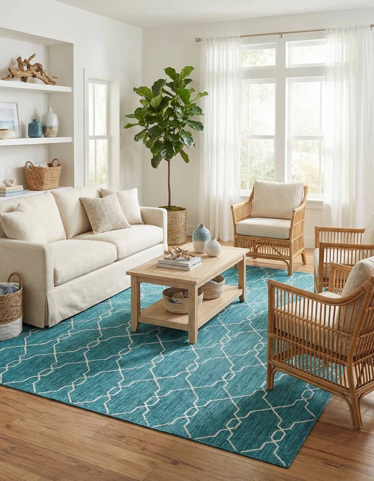 Detail image of 9' x 12' Easy-Clean Trellis Indoor / Outdoor Rug