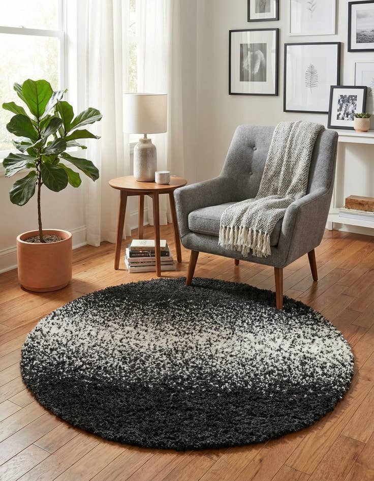 Detail image of 3' 3 x 3' 3 Lagom Shag Round Rug