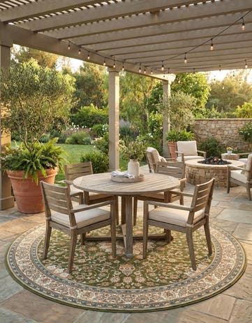 10' x 10' Easy-Clean Traditional Indoor / Outdoor Round Rug