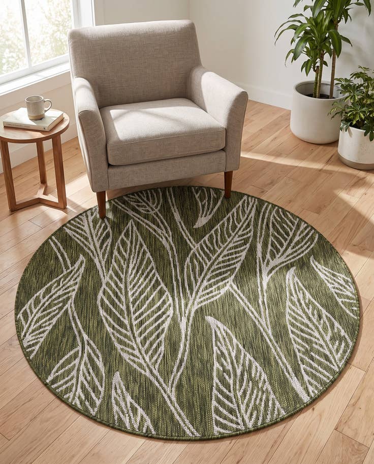 Detail image of 4' x 4' Easy-Clean Botanical Indoor / Outdoor Round Rug