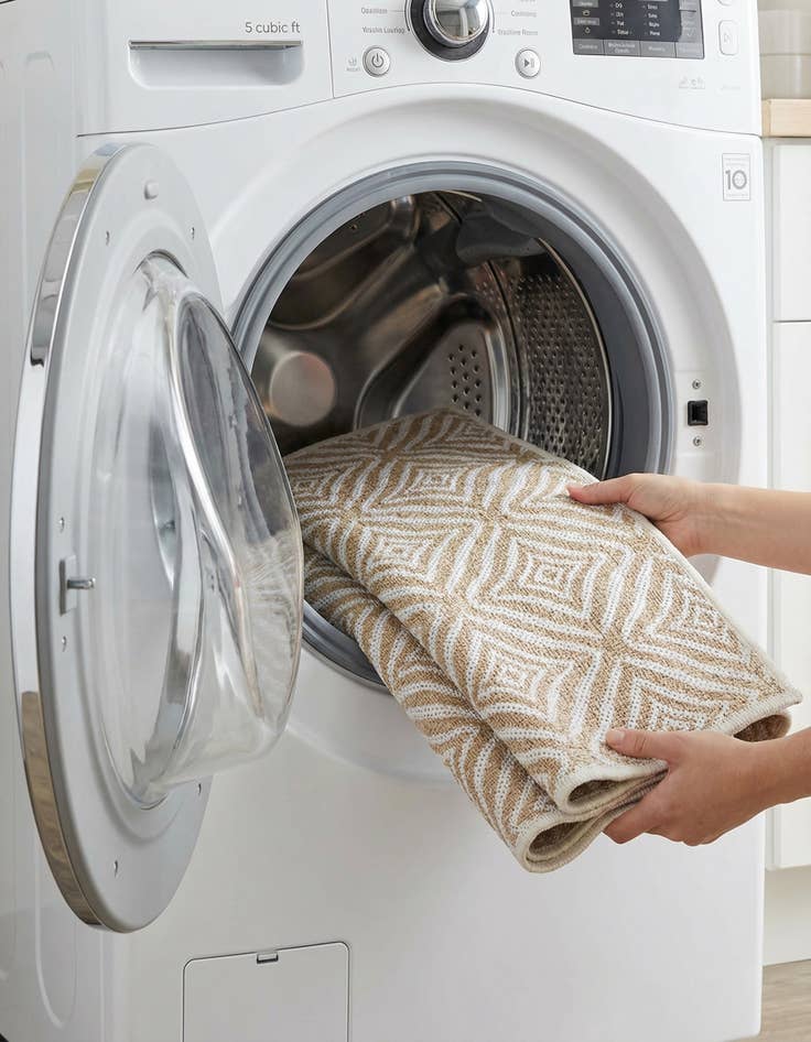 Detail image of 2' x 6'  Washable Trellis Indoor / Outdoor Runner Rug