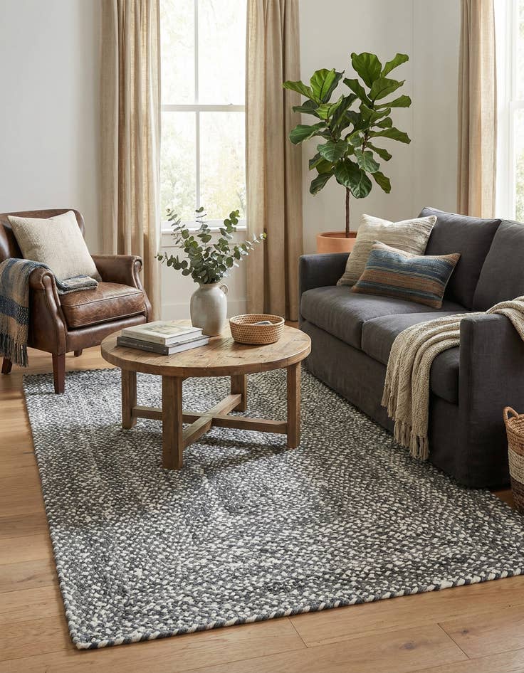 Detail image of  4' 8 x 6' 6  Hand Braided Chindi Rug