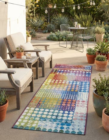 2' x 6' Easy-Clean Modern Indoor / Outdoor Runner Rug