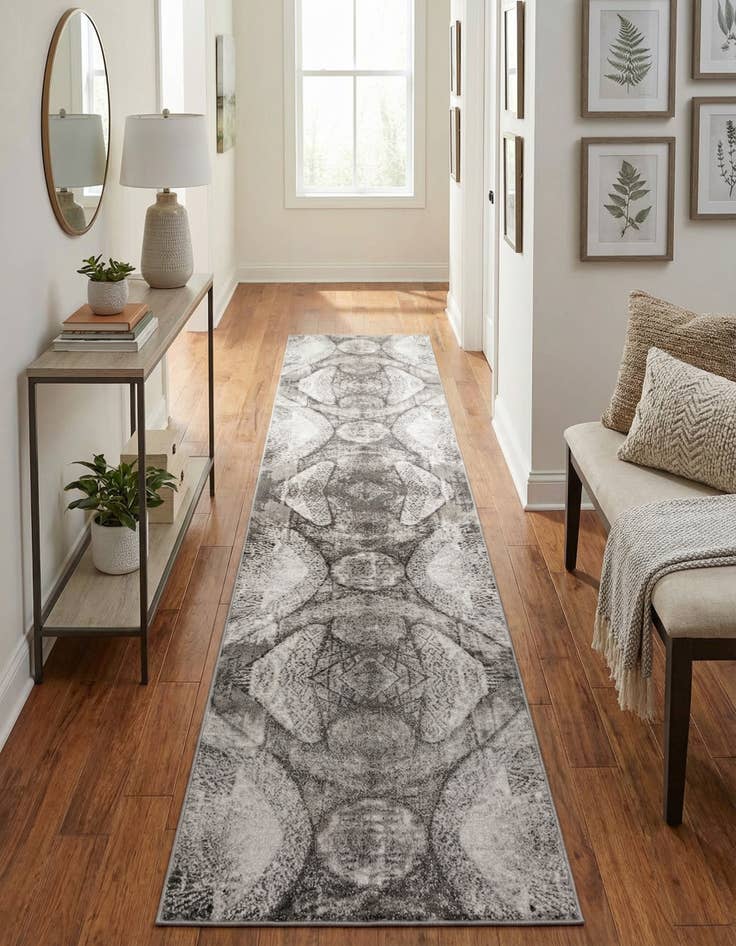 Detail image of 3' 3 x 16' 5 Monaco Runner Rug