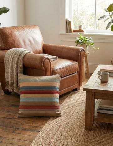 3' 2 x 3' 4 Hand Woven Pillow Wool Square Rug