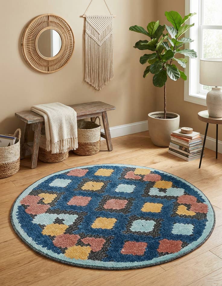 Detail image of 3' 3 x 3' 3  Washable Belize Indoor / Outdoor Round Rug