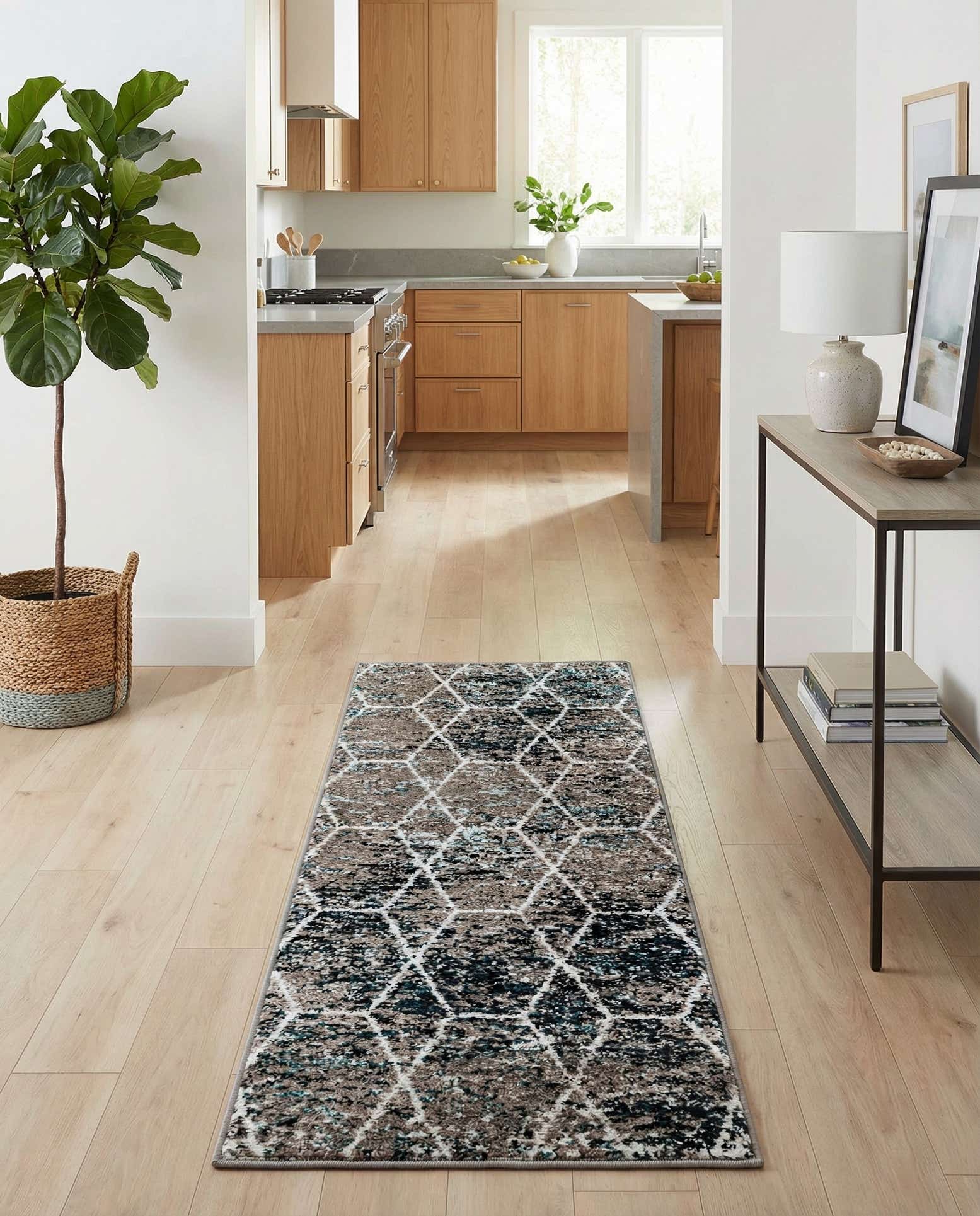 2' x 5' Lattice Frieze Runner Rug