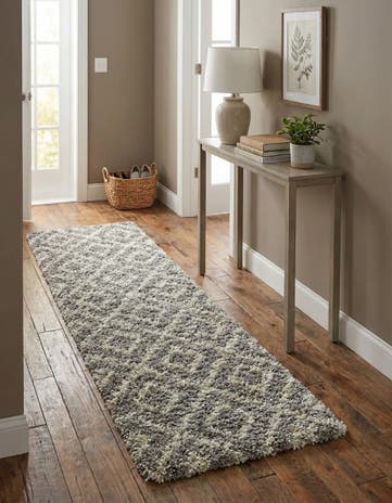 2' x 7' Lattice Shag Runner Rug