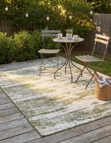 4' x 6' Easy-Clean Modern Indoor / Outdoor Rug