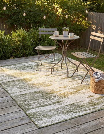 4' x 6' Easy-Clean Modern Indoor / Outdoor Rug