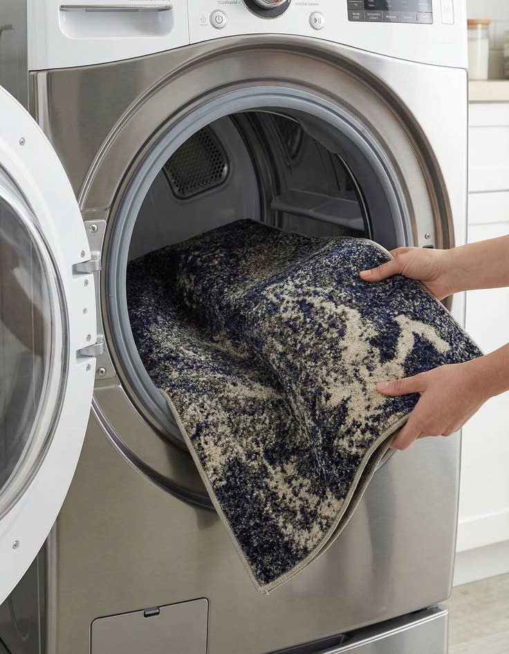 Detail image of 2' x 3'  Washable Haerfest Rug