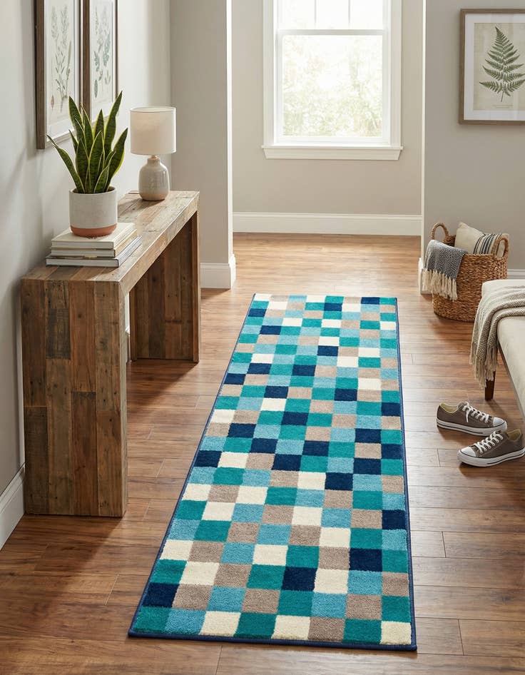 Detail image of 2' x 6' Azalea Runner Rug