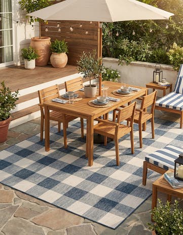 7' 10 x 10' Easy-Clean Checkered Indoor / Outdoor Rug