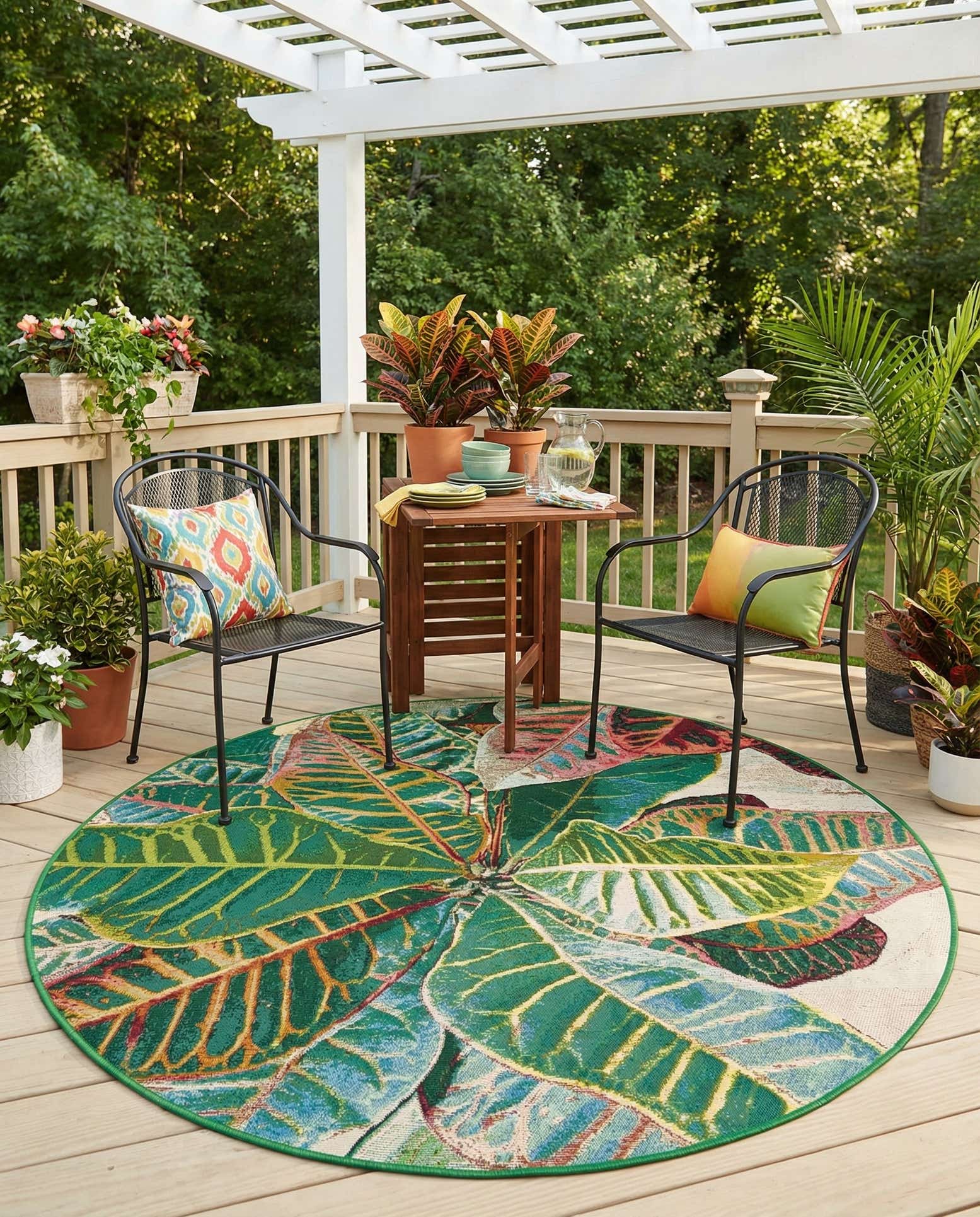5' x 5' Easy-Clean Botanical Indoor / Outdoor Round Rug