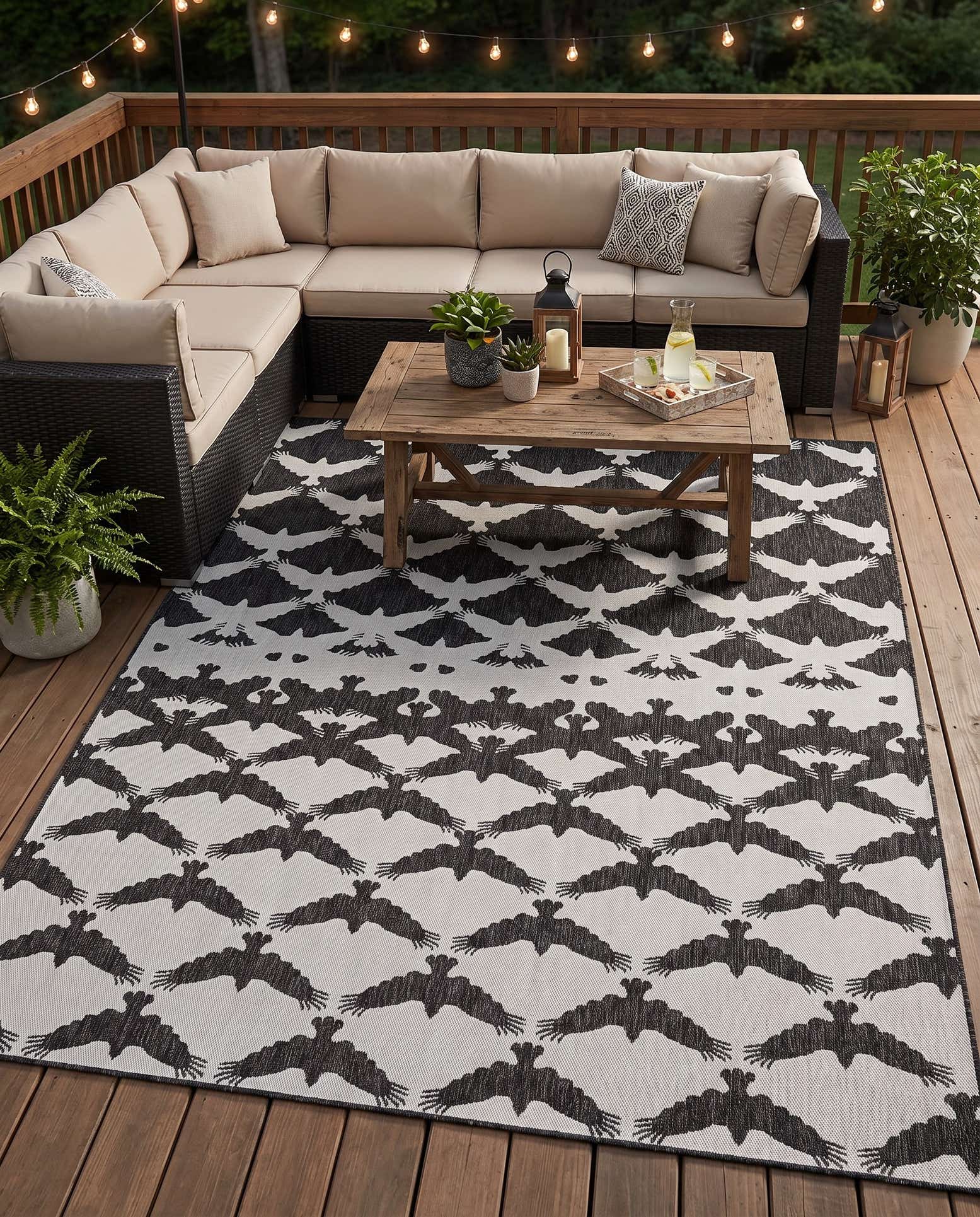 7' 10 x 10' Easy-Clean Modern Indoor / Outdoor Rug