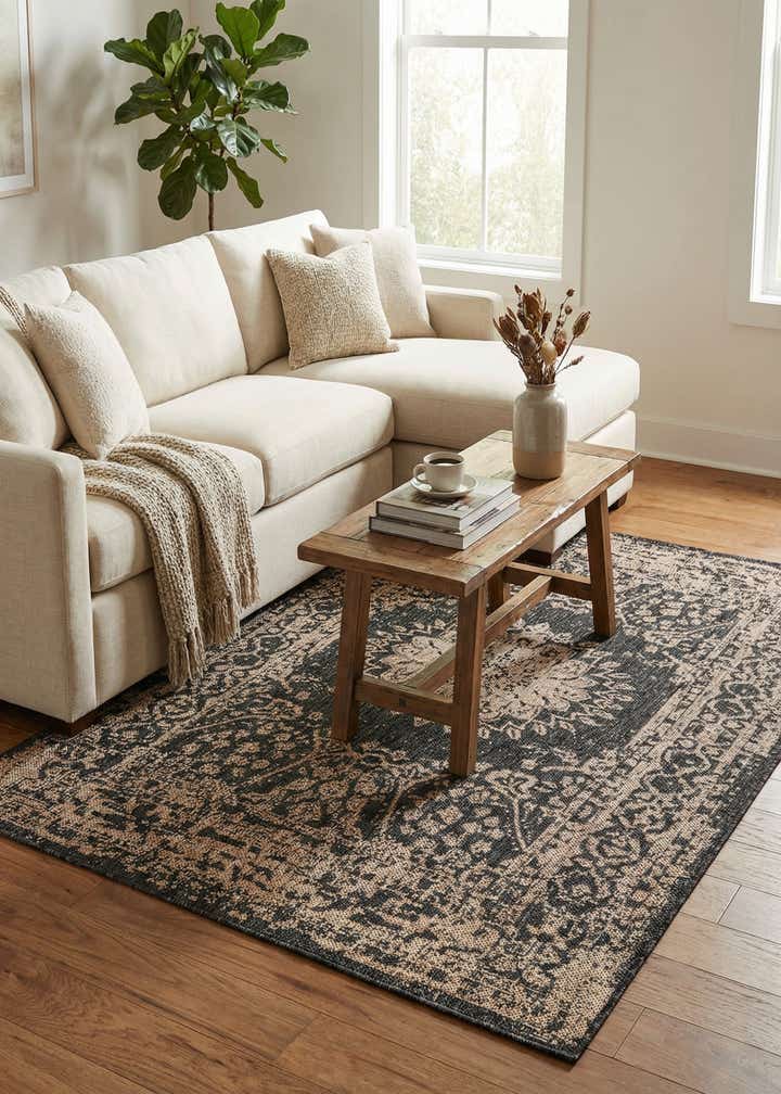 4' x 6' Easy-Clean Traditional Indoor / Outdoor Rug
