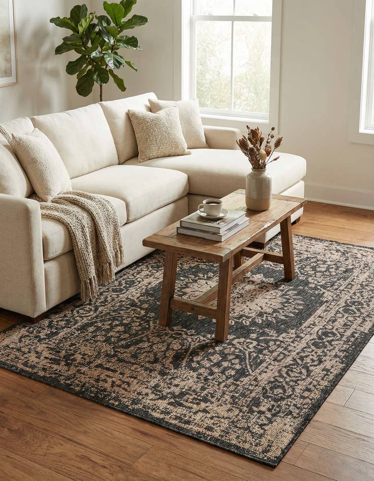 Detail image of  4' x 6'  Washable Traditional Indoor / Outdoor Rug